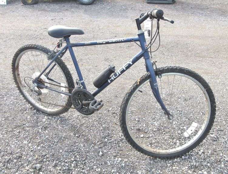Old Huffy 26" bike, tires need air, has wear Albrecht Auction Service