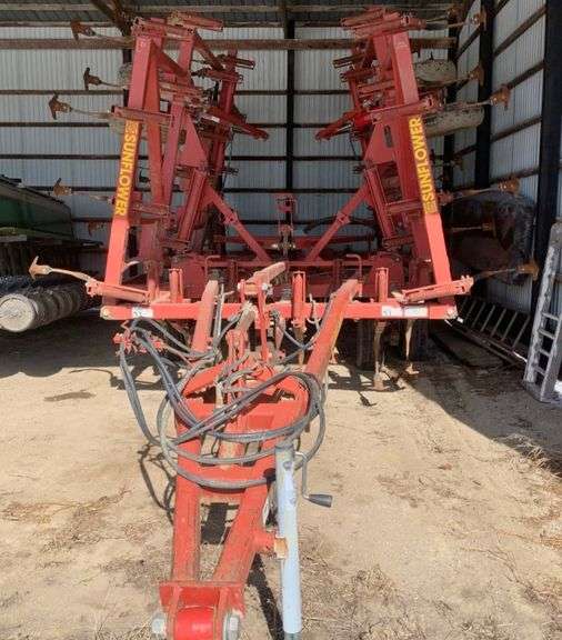 Sunflower Field Cultivator, 25' Walking Tandem with 5Bar Spike, All