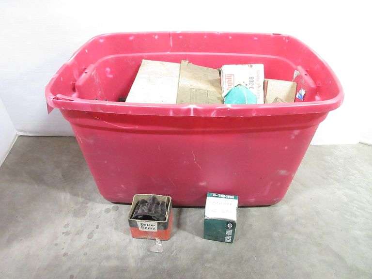 Misc. Farmall and International Harvester filter, fuel bowl, and items
