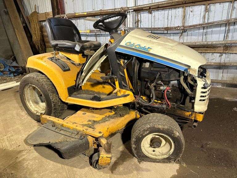Cub Cadet Lawn Tractor for Parts, Model HDS 2185, Kohler Command 18 hp