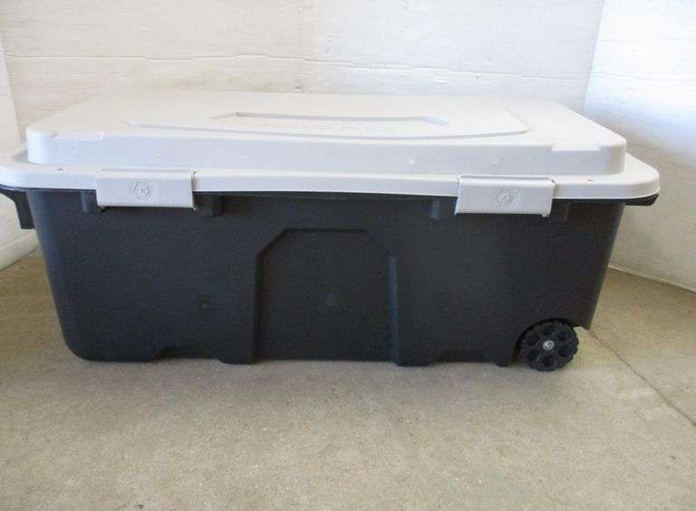 Kobalt 31Gallon heavy duty weatherproof snap tight sportsman tote