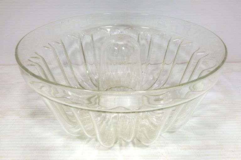 Older Jena GlasGermany Glass Bundt cake pan/jello mold, 9 3/4"Dia
