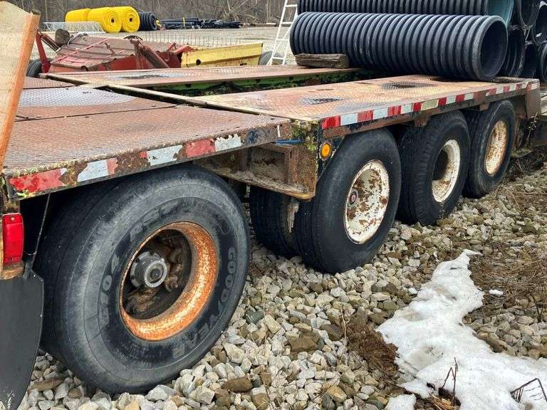 1979 Thumb Truck Built 45Ton Lowboy, Ground Bearing Lift Cylinder