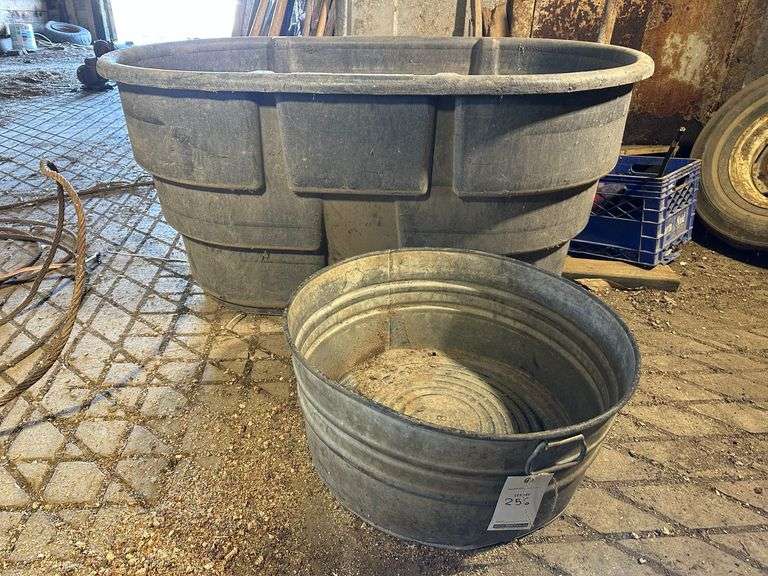 Rubbermaid 100 Gallon Stock Tank and Galvanized Metal Tub (has two