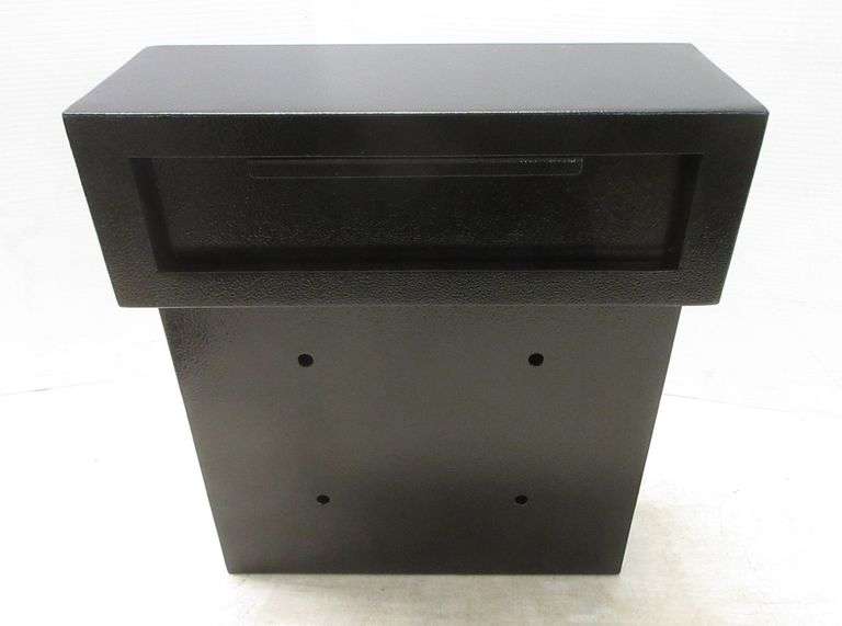 Durabox mailbox, D500BK, black in color, 16" box, in new condition