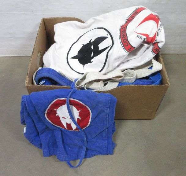 Karate robe, belts, workout clothes, excellent, robes are heavy duty