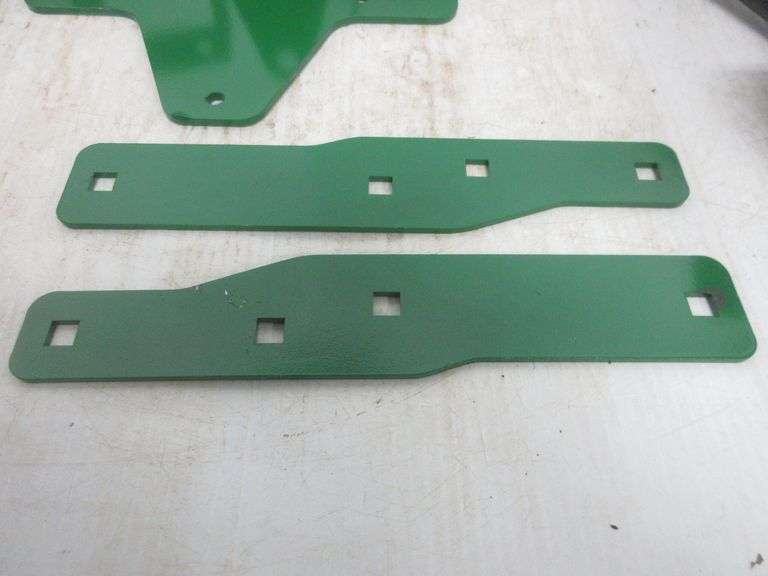 John Deere rear bumper and hitch for zero turn lawn mowers, fits Z235