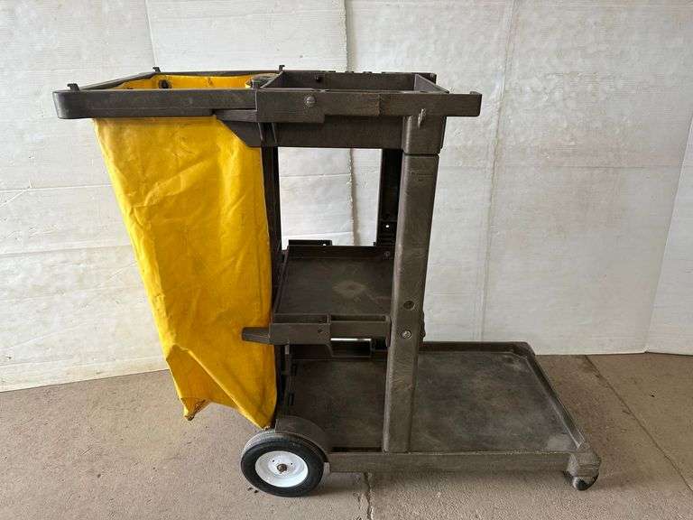 Rubbermaid Janitorial cart with bag, 33"W x 19"D x 38"H Albrecht