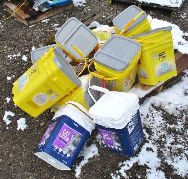 (10) Large plastic container with lids, used, good Albrecht Auction