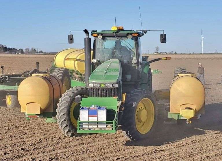 MidState 800Gallon Saddle Tanks, Mounts for John Deere 8000 with Power Shaft or John Deere 8RT