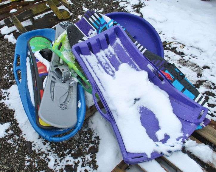 (8) Sleds and snowboards, good Albrecht Auction Service