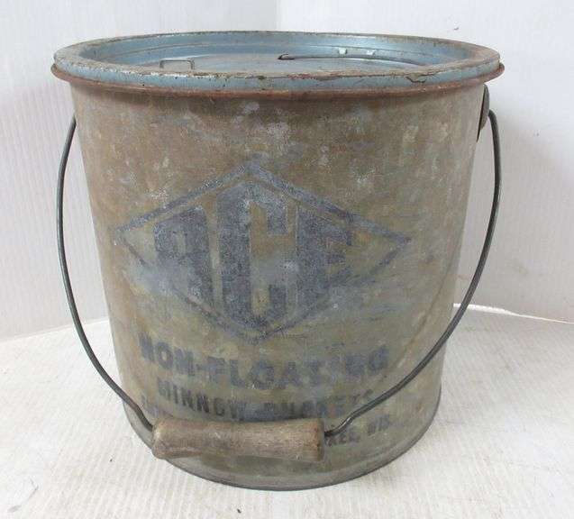 Vintage Ace nonfloating minnow bucket, Blue Ink Milwaukee, 9"H