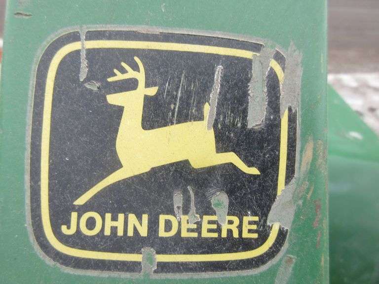 John Deere F525 lawn mower, 48", hours unknown, runs but PTO doesn't