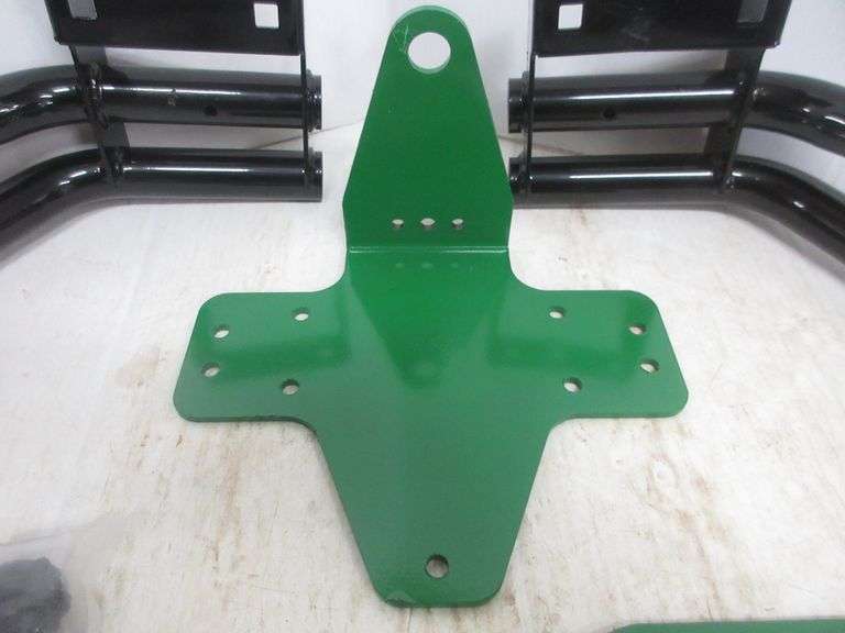 John Deere rear bumper and hitch for zero turn lawn mowers, fits Z235