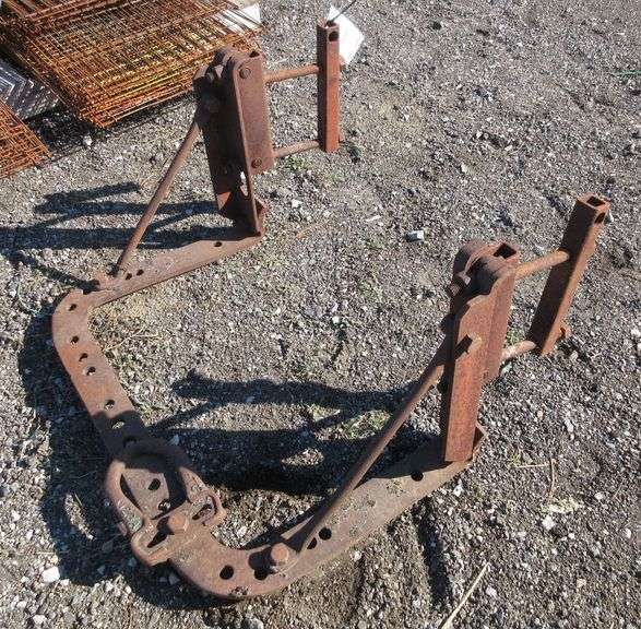 Farmall H tractor drawbar horseshoe Albrecht Auction Service