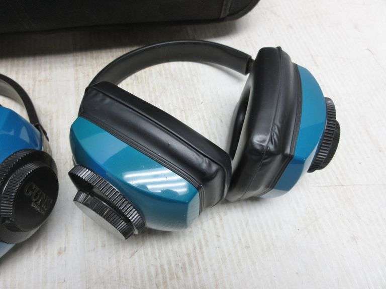 Earmuffs, good Albrecht Auction Service