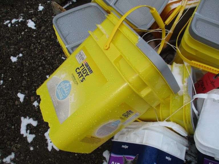 (10) Large plastic container with lids, used, good Albrecht Auction