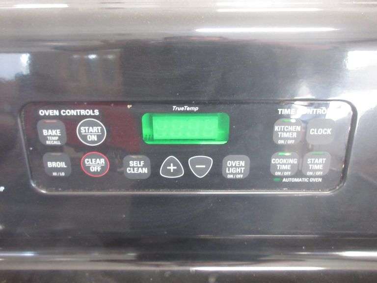 GE electric oven, 29 3/4"W, works Albrecht Auction Service