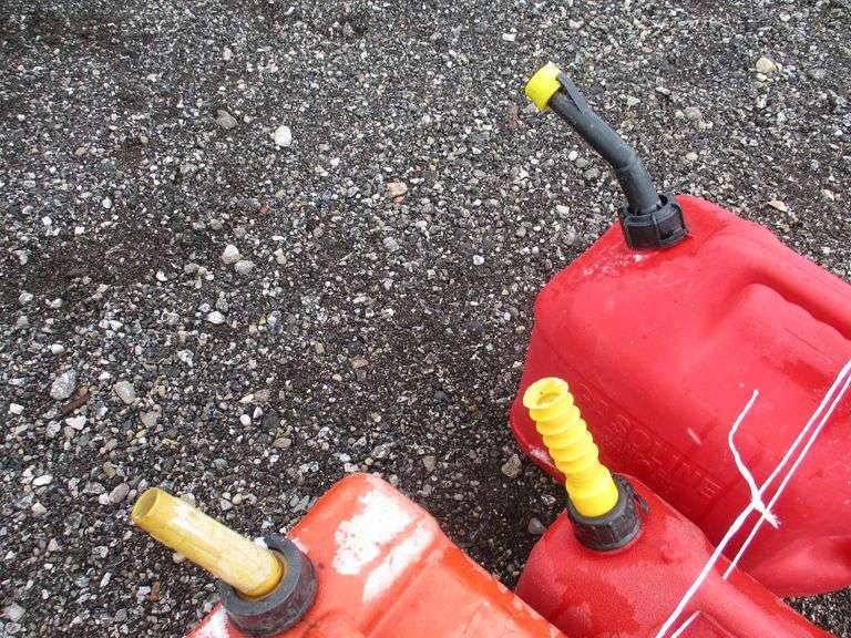 (3) Plastic gas cans One 2Gallon, Two 5Gallon Albrecht Auction