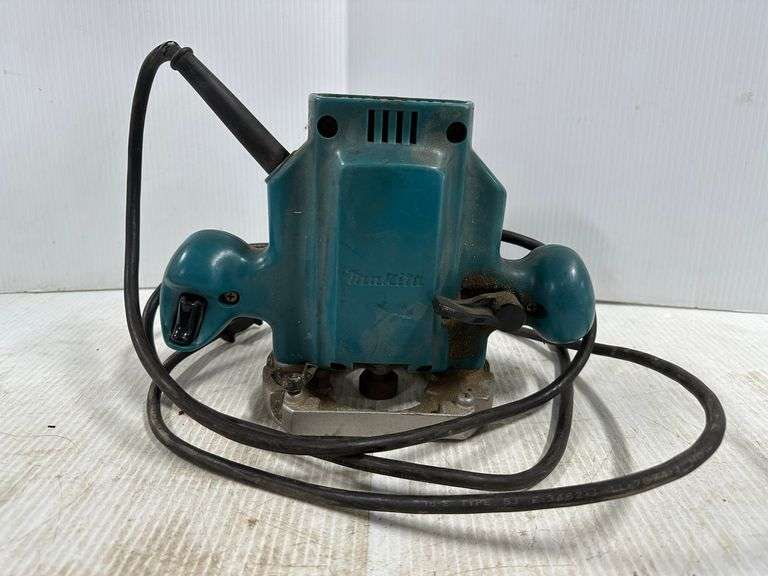 Makita router, Model No. 3620, works great Albrecht Auction Service