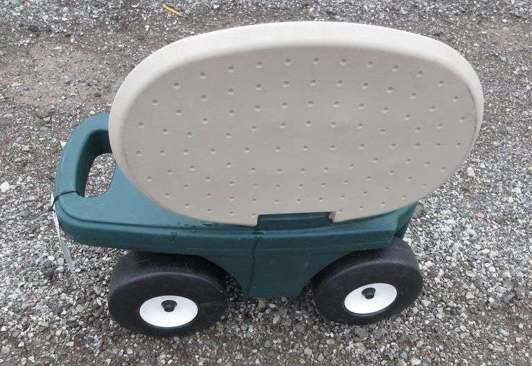 Step2 Garden cart, 12 1/2"W x 22"L x 11"H, top lifts up for storage