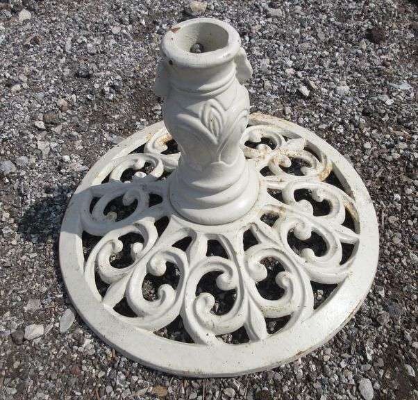 Heavy decorative cast iron umbrella stand, 16"Dia Albrecht Auction