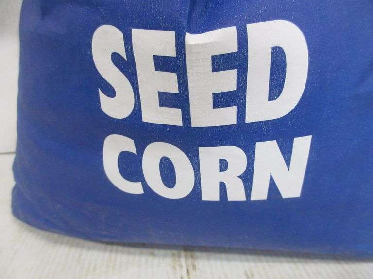 Bag of roundup ready corn seed, new 2022, approx. 40,000 seeds, tag in