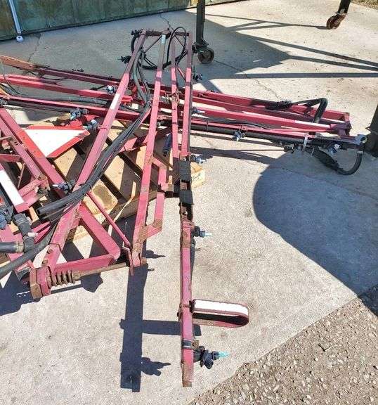 This item Selling ABSOLUTE! 45' Hardi Boom, 3Way Nozzle Bodies