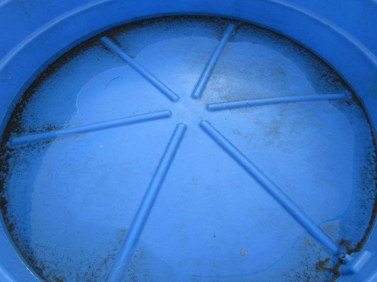 Big blue stock water tank, 92"Dia x 28"H, needs plug Albrecht Auction