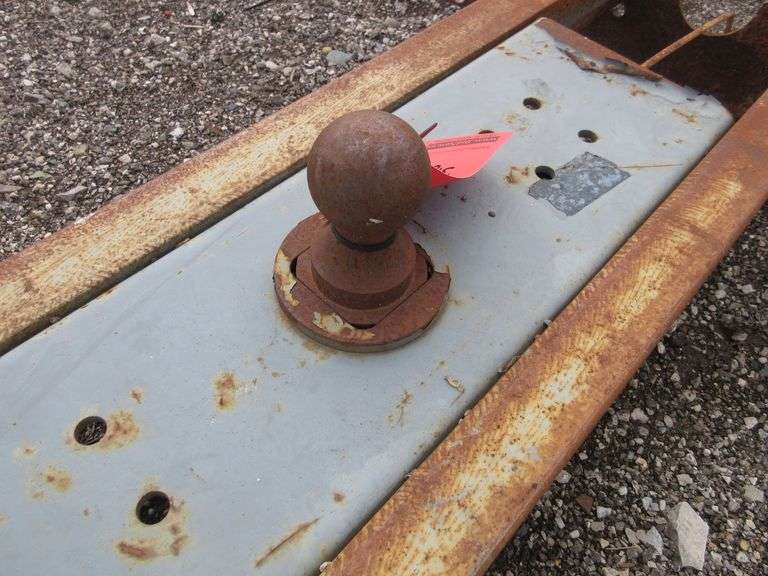 B&W Gooseneck hitch turnover ball, bracket to bracket 42", 12"W, looks