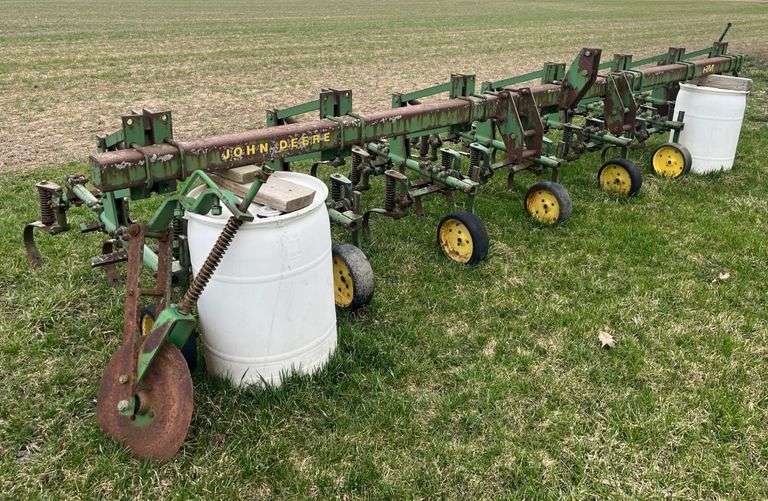 This item Selling ABSOLUTE! John Deere Model RM 3Point Hitch