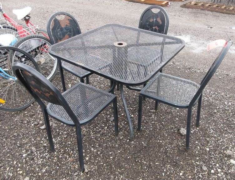 Heavy duty patio table and chairs, Steel buffalo Wild Wings, 32" x 32