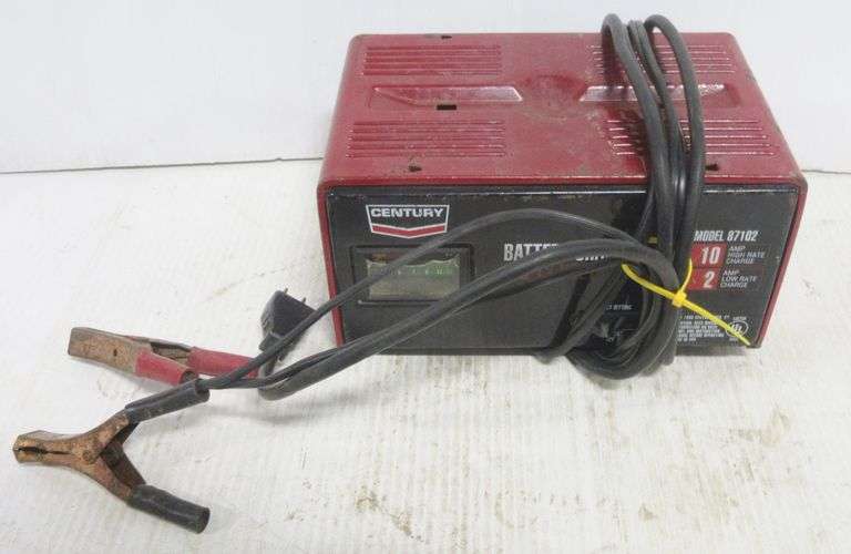 Century battery charger, 6V/12V, model 87102, works fine Albrecht Auction Service