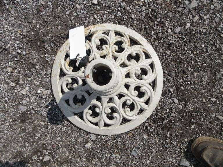 Heavy decorative cast iron umbrella stand, 16"Dia Albrecht Auction