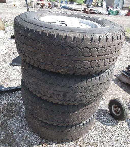 (4) Tires Dunlop Radial Rover with Rims, GM 6-Lugs, Lt 265 75 R16, 119/ ...