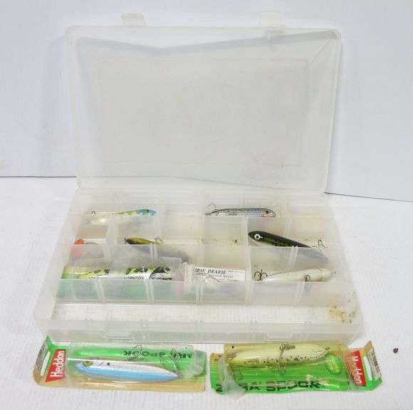 (12) Fishing lures, includes 8 Heddon fishing lures, 2 Little Cleo
