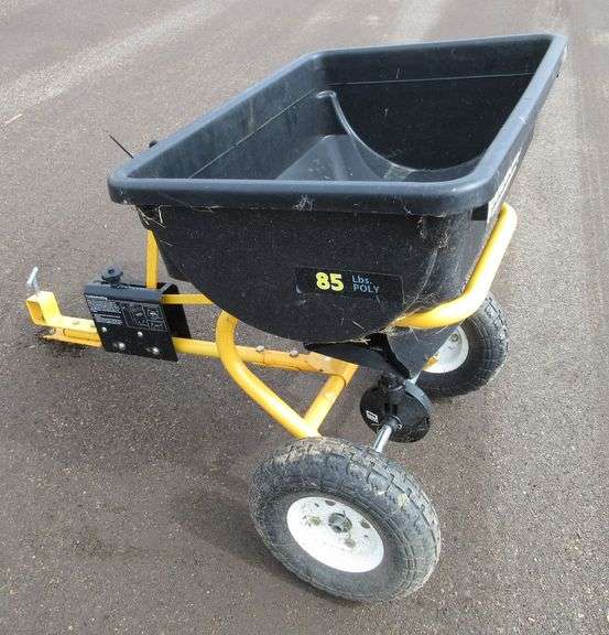 Yardworks seed spreader and fertilizer spreader Albrecht Auction Service