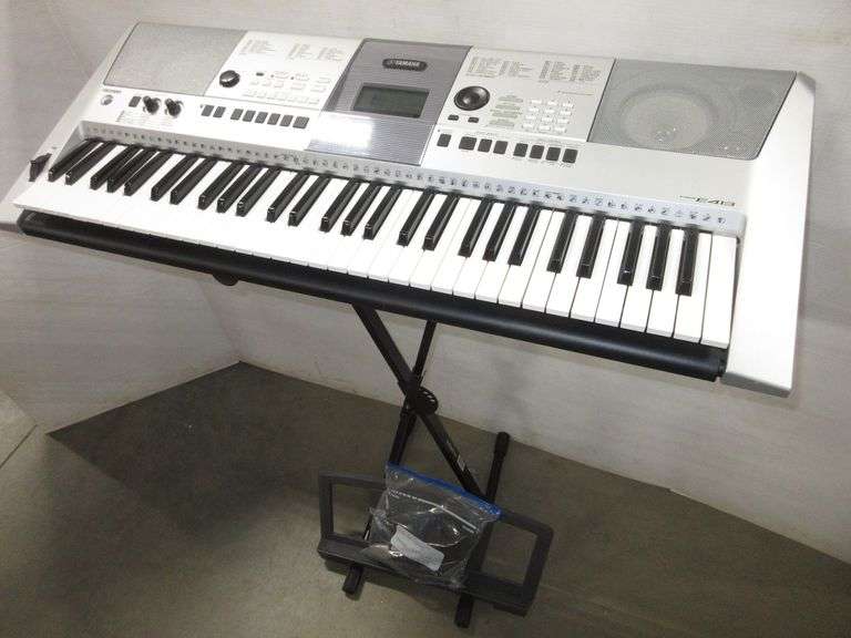 Yamaha PSR E413 5octave keyboard with onstage stand, quick squeeze