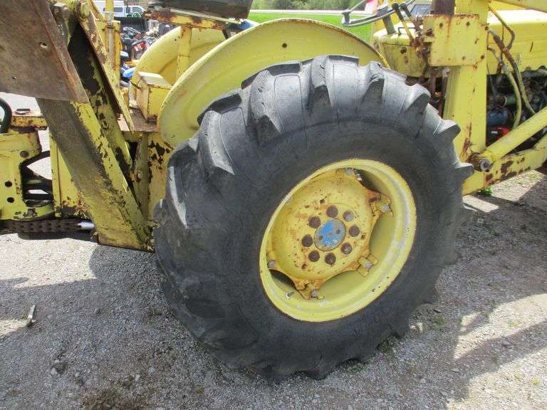 Ford 4500 Backhoe 3cylinder gas motor, high/low transmission, 4lever