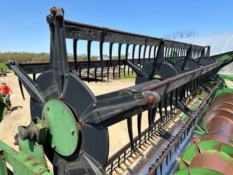 John Deere 215 Grain Head with Cart, 15', Ser. No. 432844, New Reel