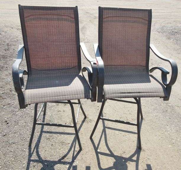 (2) Outdoor high swivel chairs, good Albrecht Auction Service