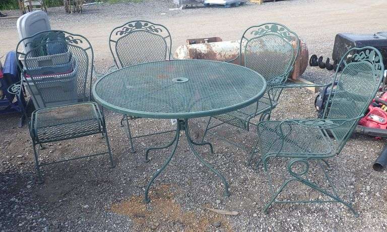 Four-piece mesh evergreen patio set with rocking chairs, Table- 42 ...