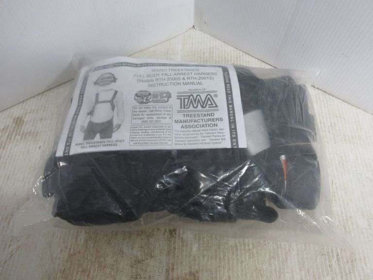 Treestand full body harness, looks new Albrecht Auction Service