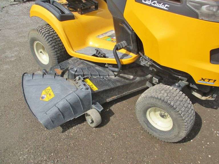 Cub Cadet XT1 lawn mower, new battery, 54" cut, 372 hours, runs well