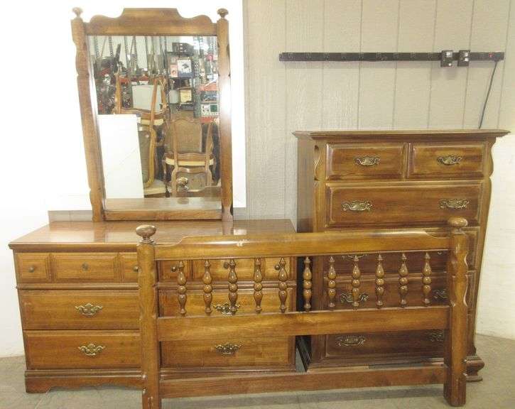 Kling Colonial bedroom set, includes Dresser with mirror, chest of drawers, and full headboard