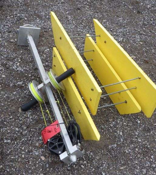 (2) Planer boards, and Planer board mast, good Albrecht Auction Service