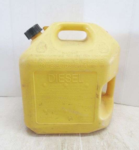 5Gallon Diesel Gas Can, yellow in color, in good condition Albrecht