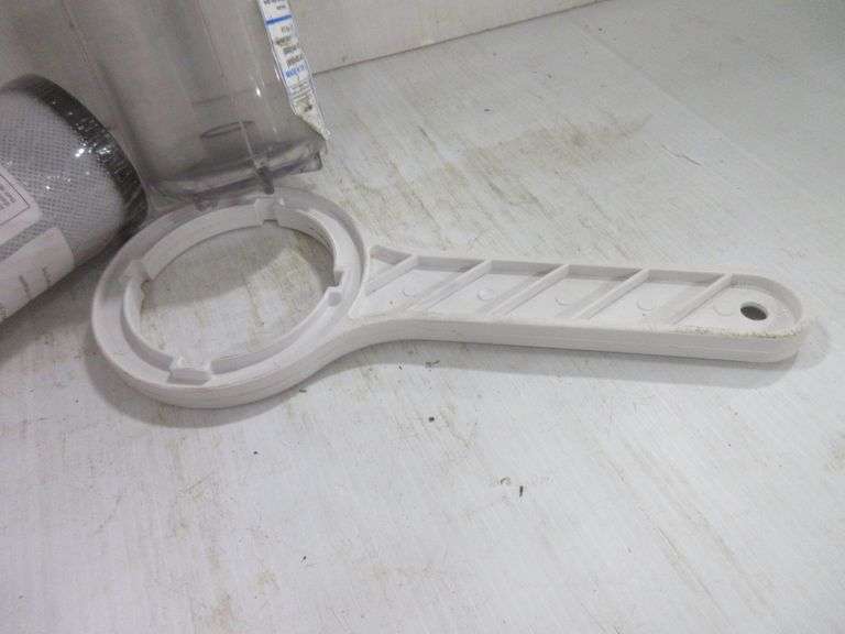 Water filter housing and new cartridge, The Water Pur Company Model FR1