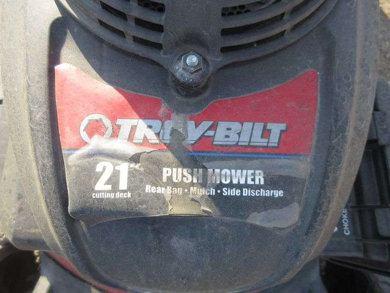Toro lawn mower Honda motor, 21", fresh oil and recreational fuel, runs great Albrecht Auction