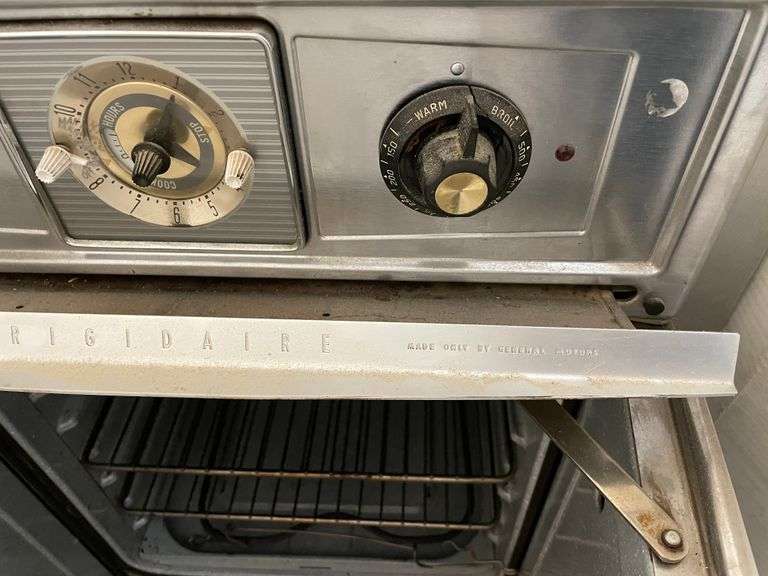 Vintage 1950s to 60s Frigidaire Flair mini oven, smaller version of the